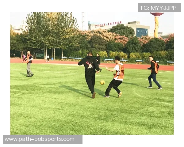 国足19年对冰岛友谊赛回顾：展现拼搏精神与团队协作的精彩瞬间